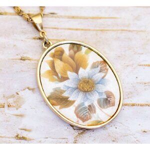 24 inch, Vintage Floral Cameo Oval Gold Tone Necklace by Sarah Coventry - BZ1